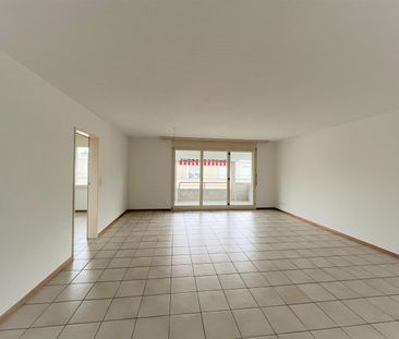 Schöne, grosszügige 3.5 Zimmer Wohnung mit neuer Küche - Photo 1