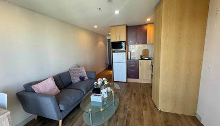 Semi Furnished one bedroom with view - Photo 3