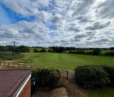 3 bedroom detached house to rent - Photo 3