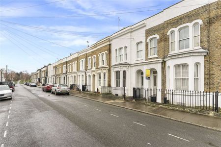 Beautiful four bedroom period house in a great location. - Photo 3