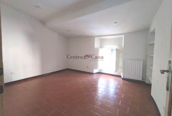 Ampio appartamento con terrazzino libero da metà marzo 2026 !