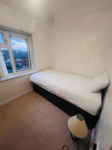 1 bedroom in a house share to rent - Photo 3