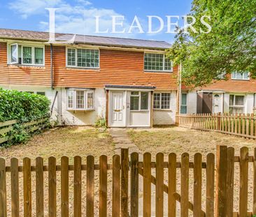 3 bedroom house to rent Ditchling Hill, Crawley, RH11 - Photo 2