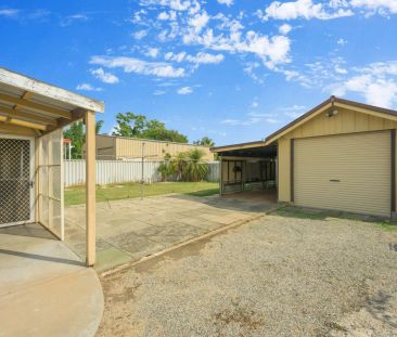 WELL-PRESENTED 3X1 HOME - Photo 3