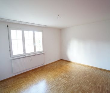 3.5-Zimmerwohnung in charmantem Mehrfamilienhaus - Foto 3