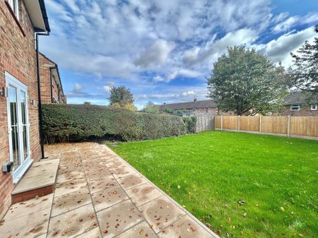 Birkin Avenue, Nottingham, Radcliffe-On-Trent - Photo 2