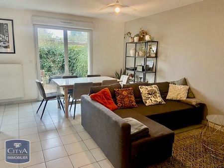 Location Appartement 4 pièces 74m² WAMBRECHIES 59118 - Photo 2