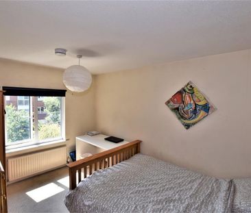1 bedroom Flat To Let - Photo 3