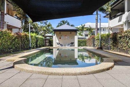 Contemporary living in Trinity Beach - Photo 5