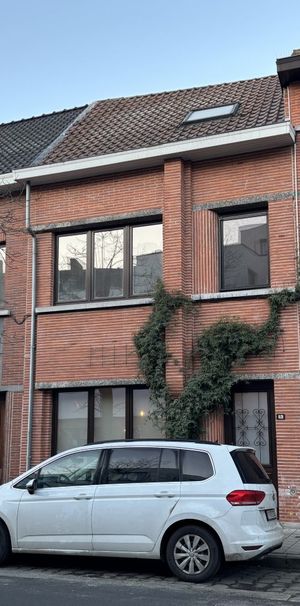 - GENT - Karaktervolle woning met 3 slpk en tuin - Photo 1