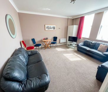 1 Bed Flat, Kings Road, BN1 - Photo 2
