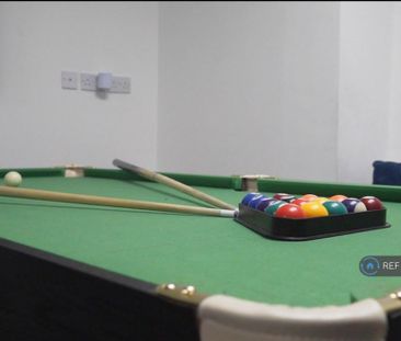 6 bedroom detached house to rent - Photo 3