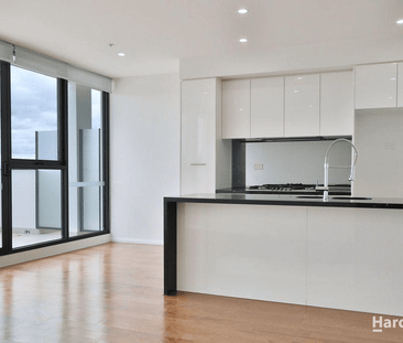 Top-Floor Living with Impressive Views - Photo 3