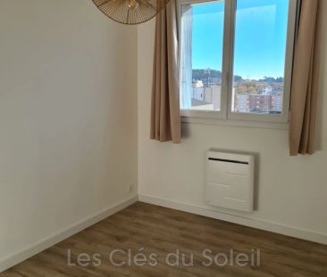 Location appartement 3 pièces 74 m² La Seyne-sur-Mer - Photo 2