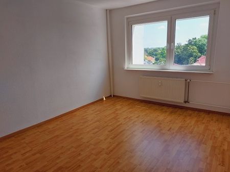 Dachgeschoss - 3 Räume - Balkon - EBK - Tageslichtbad - ab März 26 - Photo 3