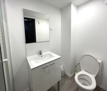 Location Appartement 11 pièces 253m² ROUBAIX 59100 - Photo 2