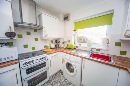 Telor Y Coed, Llanbradach - Photo 3