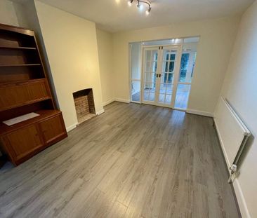 4 bedroom semi-detached house to rent - Photo 3