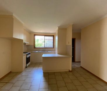 2/7 High Street, Werribee, Vic 3030 - Photo 6