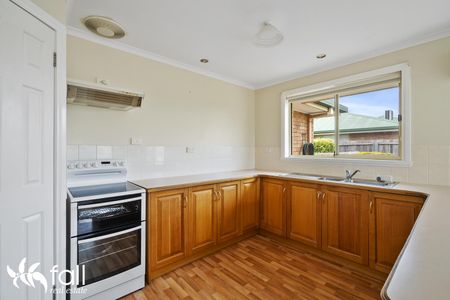 Spacious Home, Level Block, Convenient Location - Photo 2