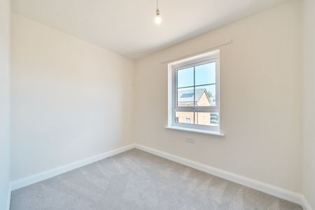 Southwold Drive, Peterborough, Hampton Beach - Photo 3