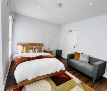 BEDROOM 4 – LARGE DOUBLE ENSUITE - Photo 5