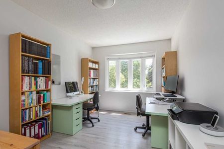 For Lease - 8 Brownstone Circle, Vaughan, Ontario - Photo 2