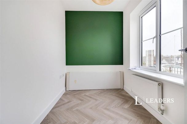 4 bedroom detached house to rent - Photo 1