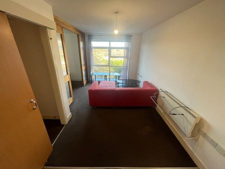 Studio Flat, Renolds House, M5 - Photo 5