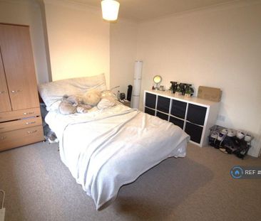 4 bedroom terraced house to rent - Photo 2