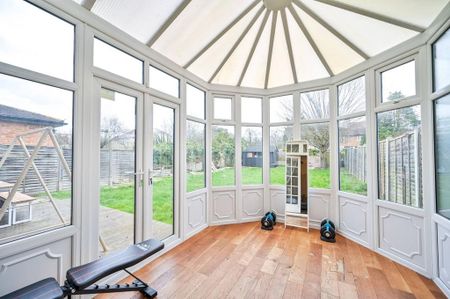 4 bedroom semi-detached house to rent - Photo 2