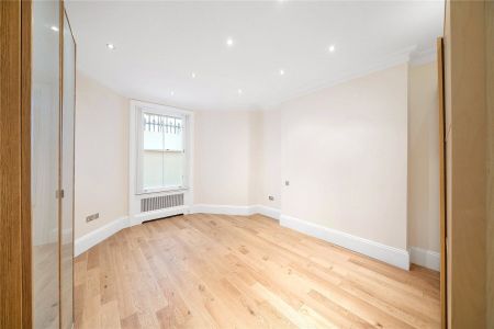 Stanhope Gardens, London, SW7 ground floor flat to rent - Photo 2