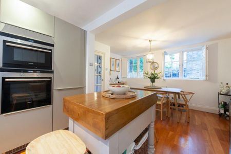 4 bedroom mews to rent - Photo 5