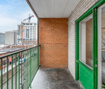 255 King Street West - Photo 1