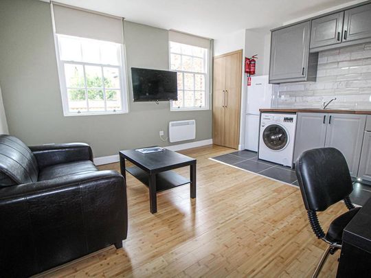 Studio to rent - Photo 1