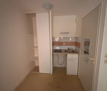 Location Appartement 1 pièce 18m² NIMES 30000 - Photo 2