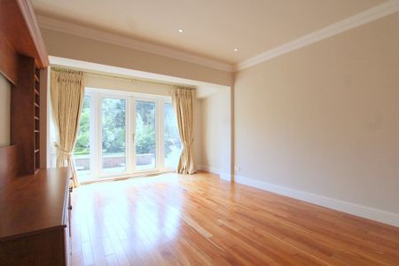 6 Bedroom Gated Detached House, Coombe Lane West, Kingston Upon Thames - Photo 4