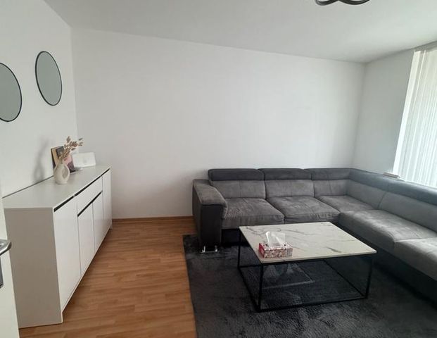 2-Zimmer-Wohnung mit Einbauküche, Balkon & Abstellraum in Hanau - Photo 1