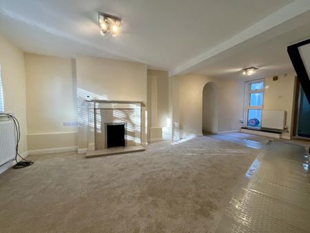 3 bedroom end of terrace house to rent - Photo 3