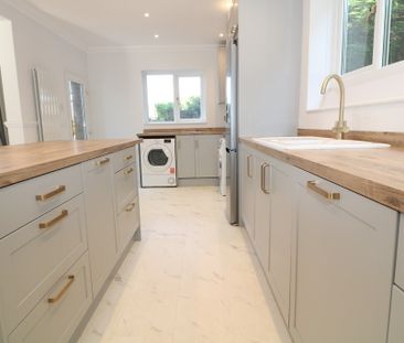 Guildford Road Westcott, Dorking - 4 bedrooms Property for lettings... - Photo 1