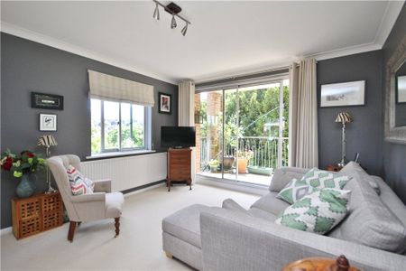 West Mount, The Mount, Guildford, Surrey, GU2 4HL - Photo 2