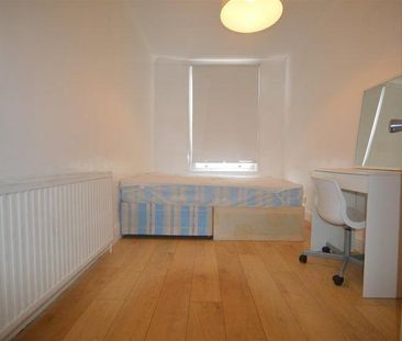 House share to rent - Photo 2