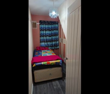 5 Bed Semi-Detached House, Abbey Drive, LU2 - Photo 4