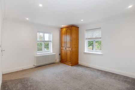 4 bedroom semi-detached house to rent - Photo 2