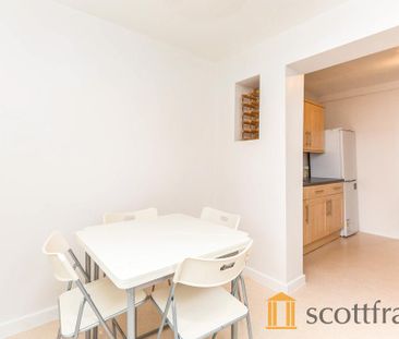 2 bedroom end of terrace house to rent - Photo 3