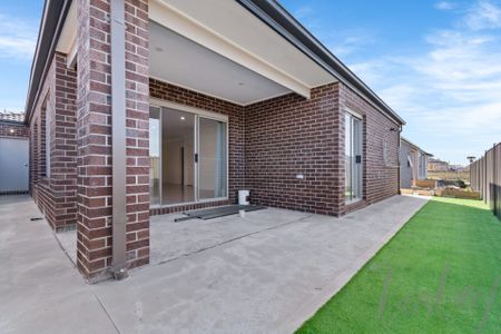 Beautiful Home in Kalkallo with ONE week free rent - Photo 4