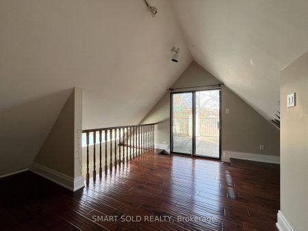 Detached Home For Lease | C8128276 - Photo 5