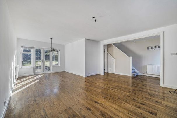 Cringle Drive, Cheadle, SK8 - Photo 1