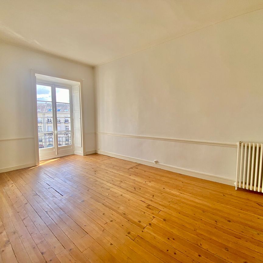 A Louer - Nantes Place Sanitat - Appartement Bourgeois 4 Pièces De 108.18 M² - Photo 1