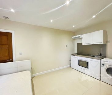 Garden Close, Addlestone, Surrey, KT15 2PT - Photo 4